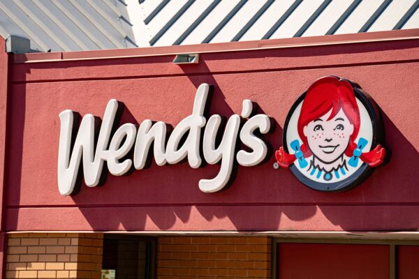 Importante franquicia de Wendy's con 314 locales se declara en quiebra: implicaciones para la red de restaurantes de la cadena de hamburguesas
