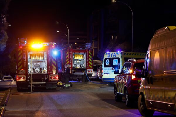 Trágico incendio en residencia de Pamplona deja un fallecido y 18 heridos