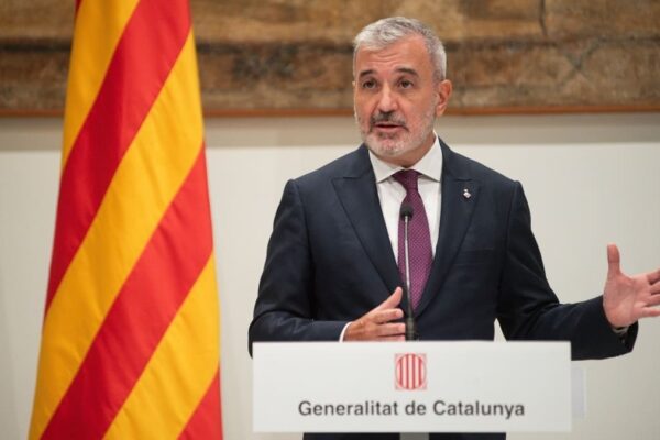 Barcelona implementará supermercados públicos al estilo neoyorquino con alimentos frescos a precios accesibles.