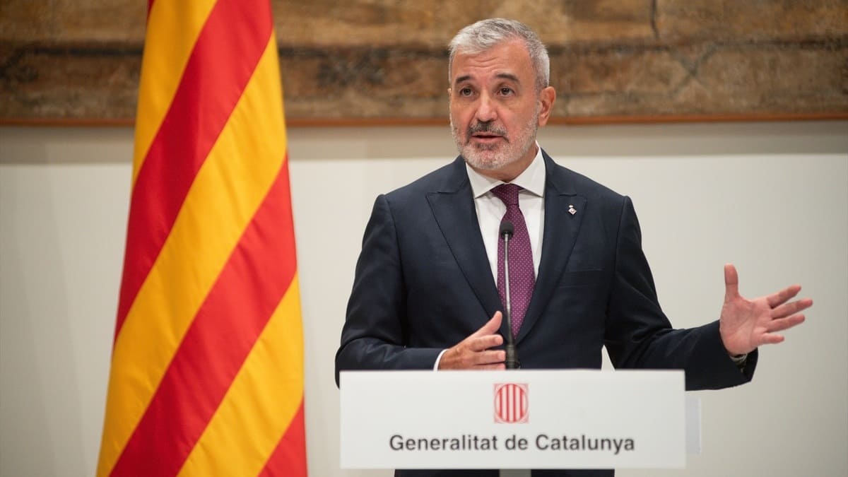 Barcelona implementará supermercados públicos al estilo neoyorquino con alimentos frescos a precios accesibles.