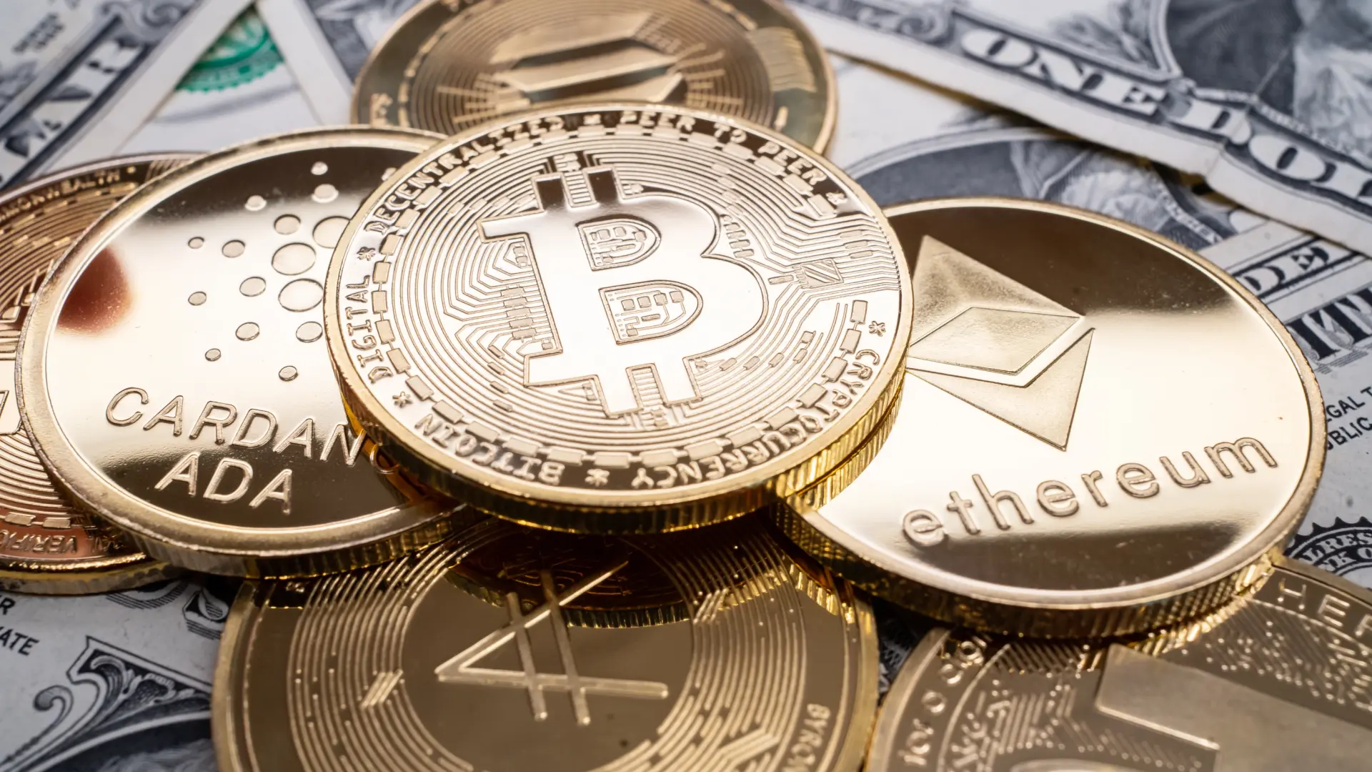 Ciberdelincuentes emplean engañosos agentes de IA para sustraer criptomonedas