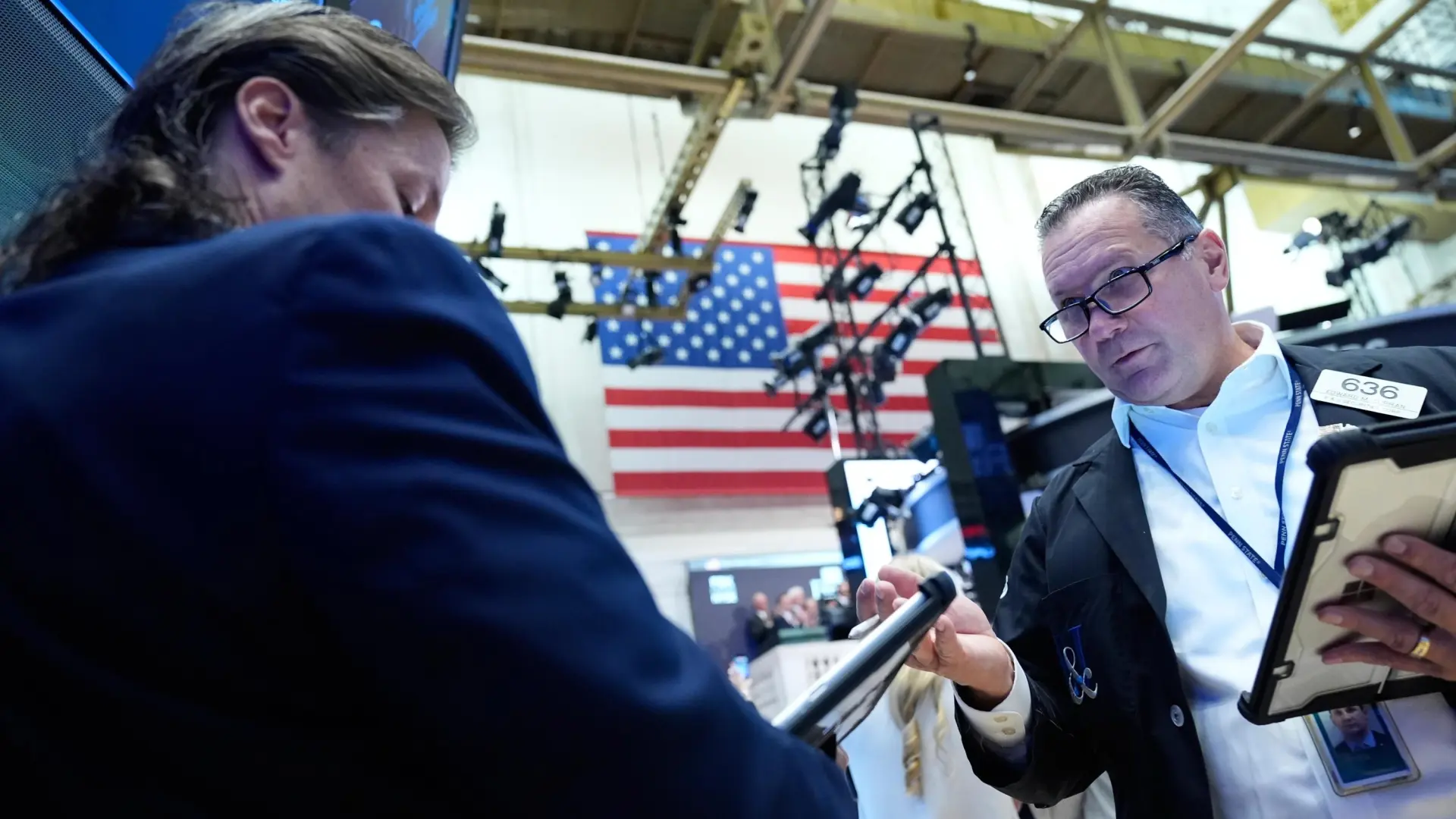 Wall Street supera la tormenta de la IA y la inflación y se enfoca en el mercado inmobiliario y el empleo