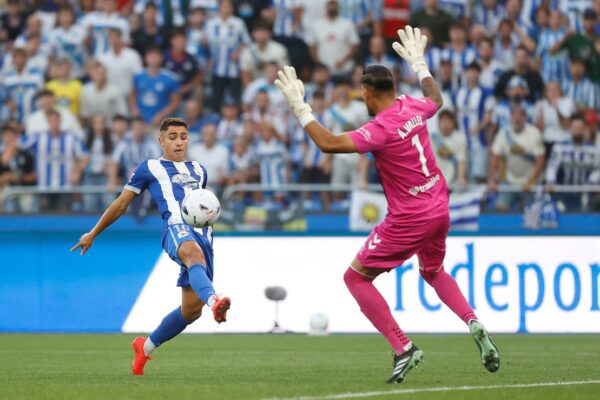 Un emocionante giro futbolístico le da la victoria al Deportivo frente al Betis