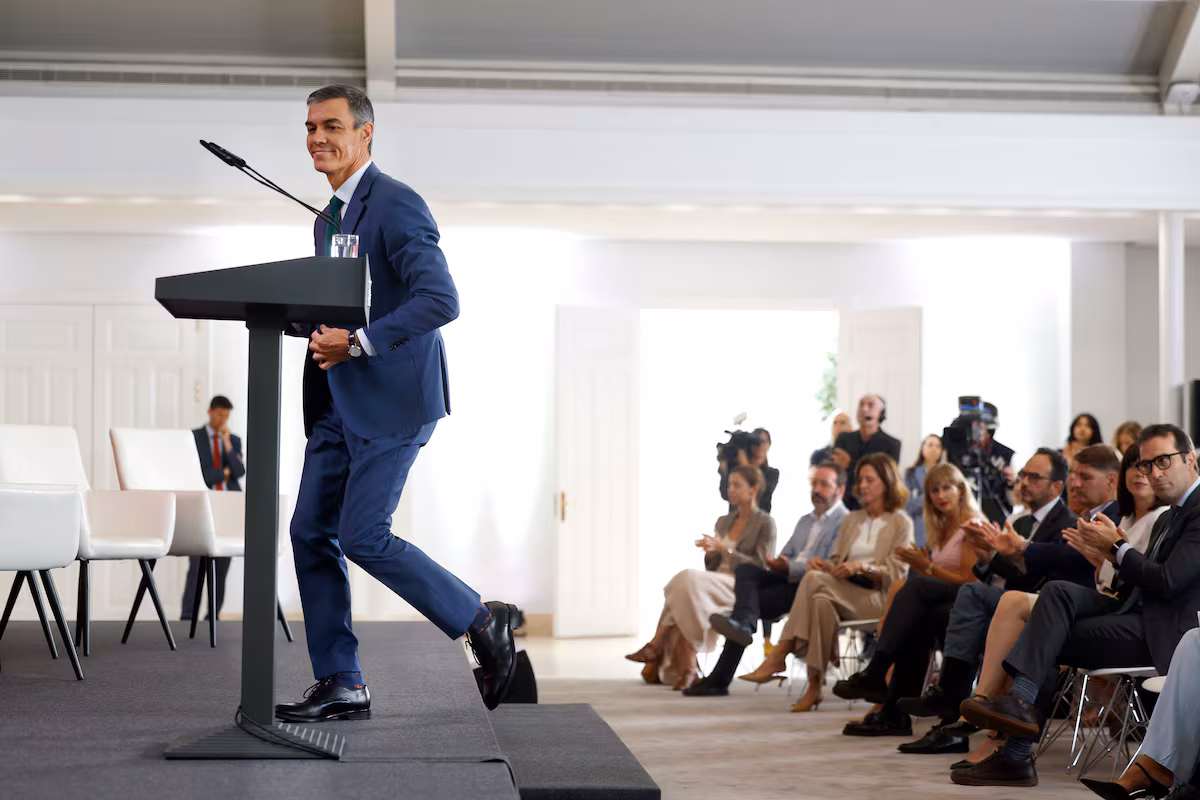 Sánchez aboga por un nuevo pacto social ante los desafíos de la IA: "La autorregulación ha fracasado"