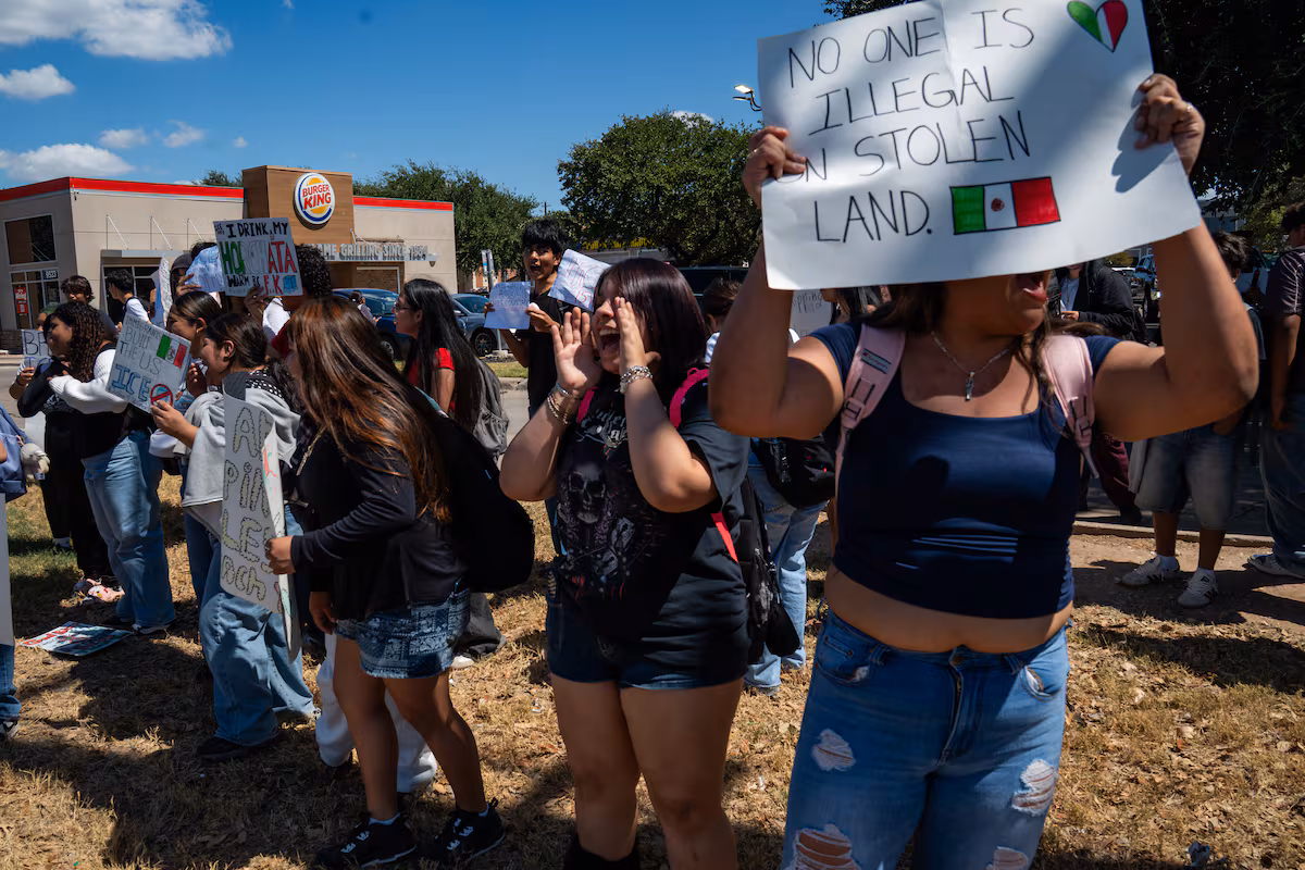 Migrante herido por el ICE en Austin es recluido en aislamiento en centro de detención
