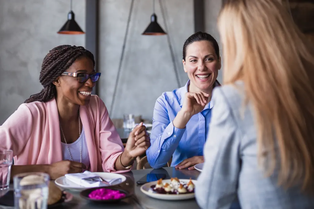 Una mujer de color en el equipo ejecutivo: La estrategia innovadora que utilizó para conectar con toda la empresa.