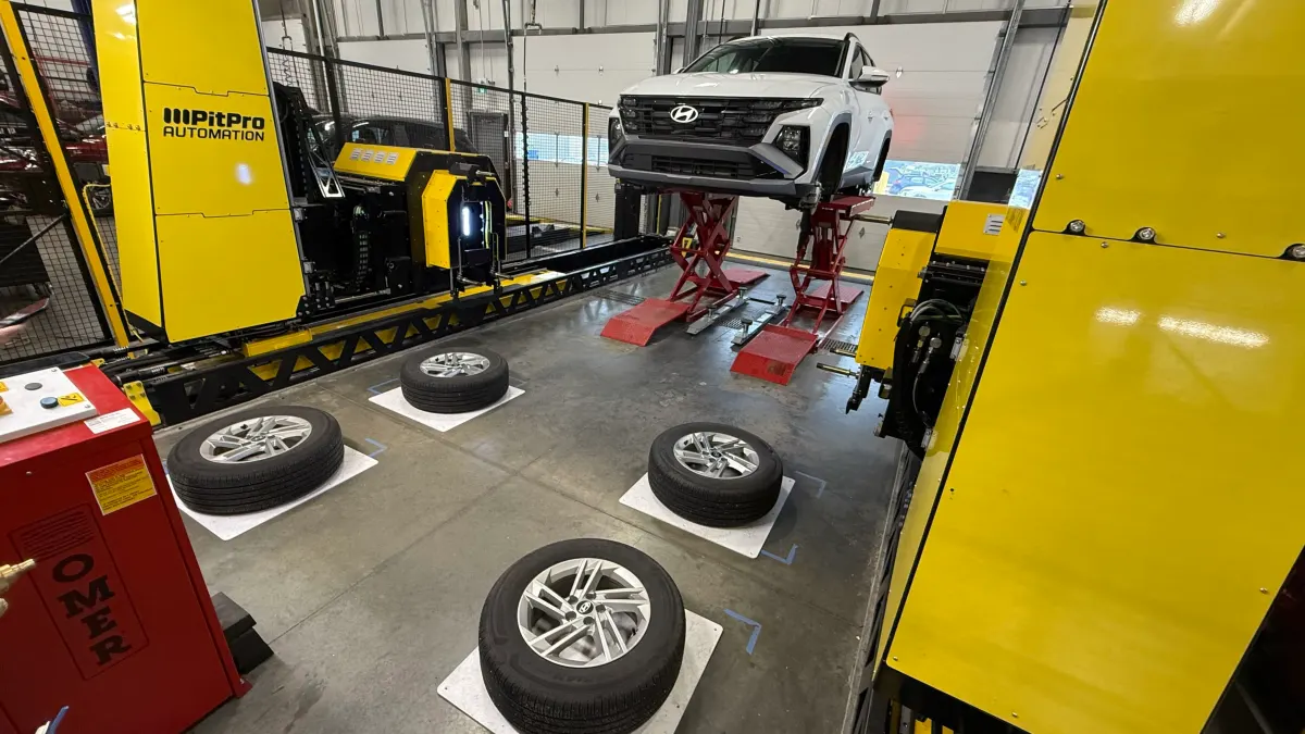 PitPro lanza su innovador robot para cambiar llantas en Canadá