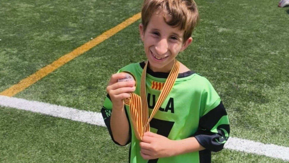 Un niño de 10 años con una enfermedad rara podrá disfrutar del fútbol de manera segura