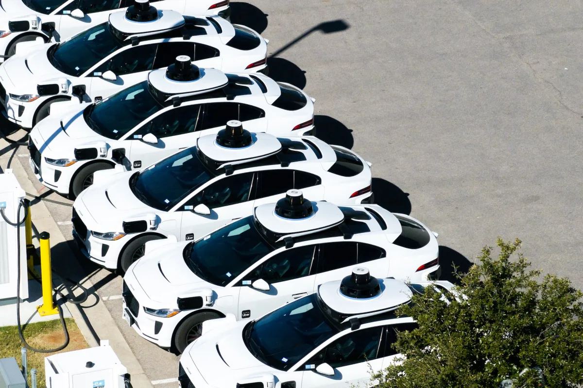 Waymo acelera su expansión: análisis de los datos de su flota.
