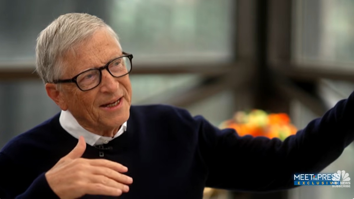 Bill Gates advierte que la inteligencia artificial podría desencadenar consecuencias mortales a gran escala