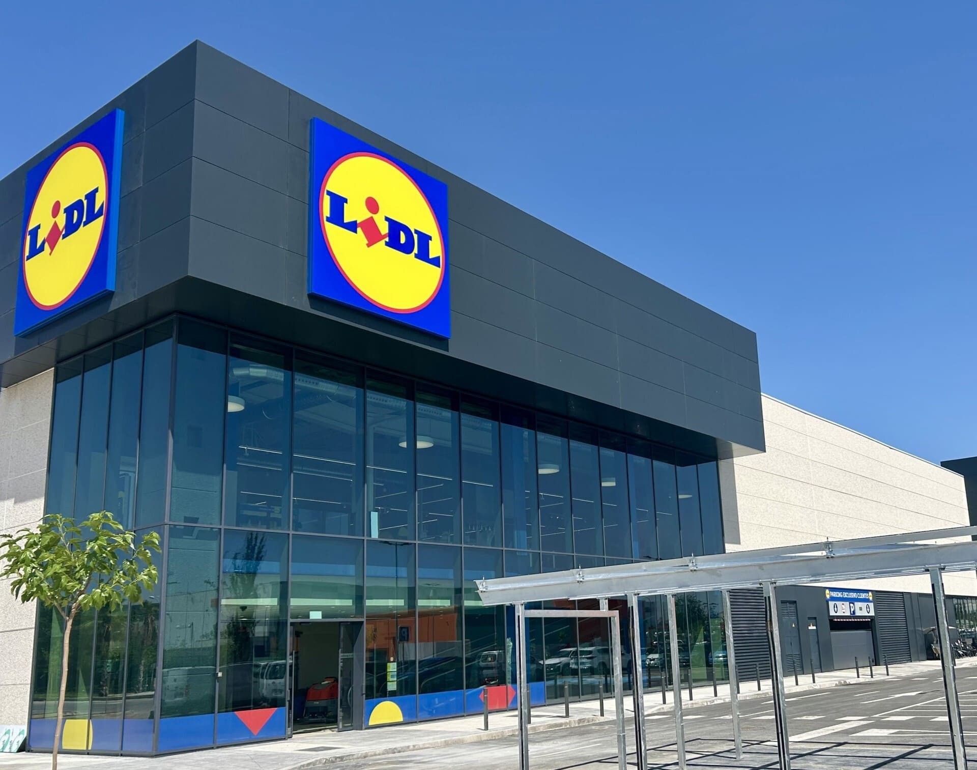 Auchan y Lidl: Acuerdo exclusivo para la venta de 17 supermercados en Francia