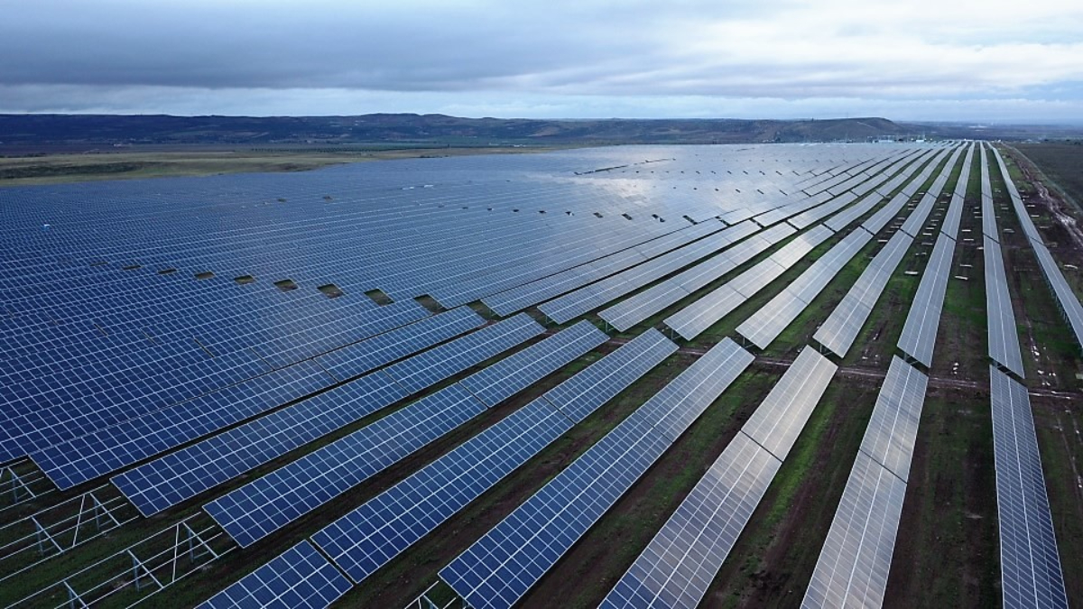 Impacto de la Crisis de Energías Renovables en Fondos Inversionistas en España