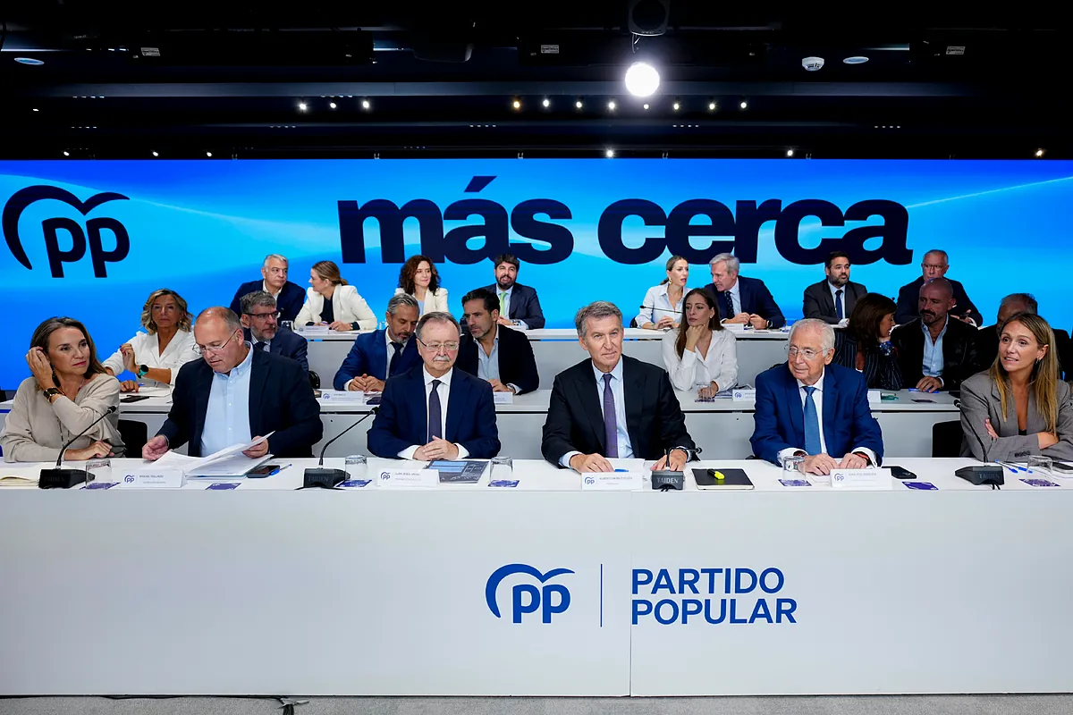 Feijóo critica a Sánchez por su gestión de la vivienda: "Se preocupó más por la casa de Jessica que por la de Maricarmen"
