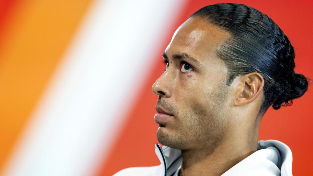Van Dijk responde con firmeza a periodista: "Eres un poco seco"