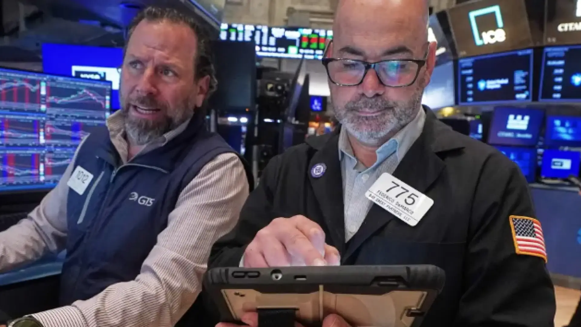 El mercado de Wall Street pierde impulso tras la apertura, mientras los precios del petróleo continúan en caída.