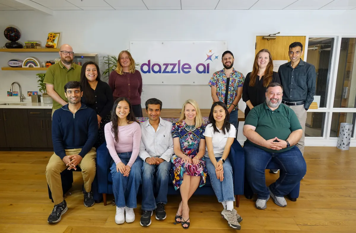 Marissa Mayer lanza Dazzle, la app que revela cómo tu galería de fotos cuenta más sobre tu vida que tu bandeja de entrada