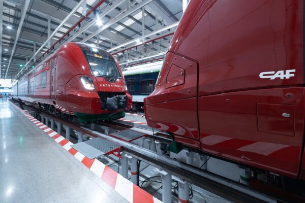 El Congreso solicita revisar o detener la licitación más importante de Renfe