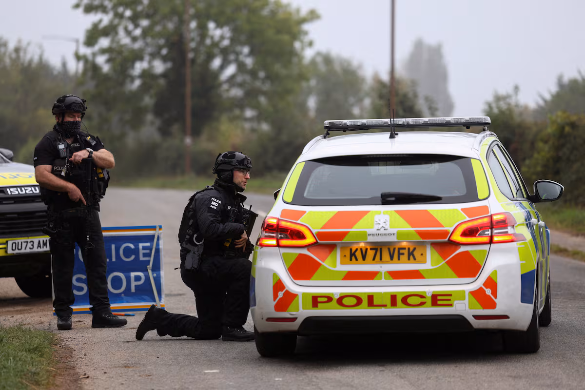 Detenido cerca de la base británica de Fairford tras alertar a la policía sobre su propia presencia