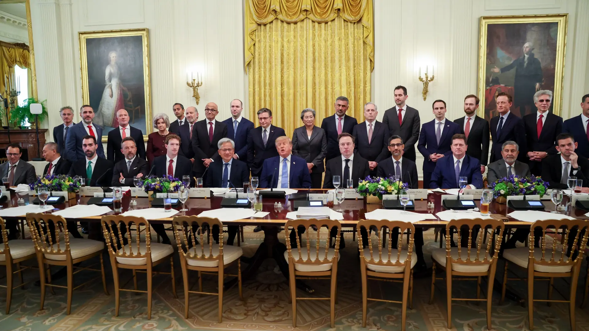 Trump se reúne con líderes de la IA, pero destaca la notable ausencia de un nuevo referente: Superinteligencia.