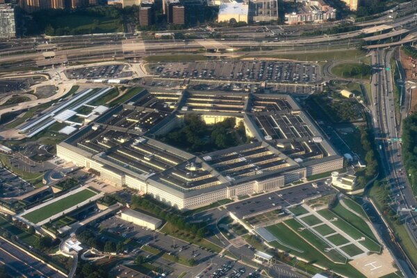 Millones de registros de personal militar de EE. UU. comprometidos en una extensa filtración de datos por hackers