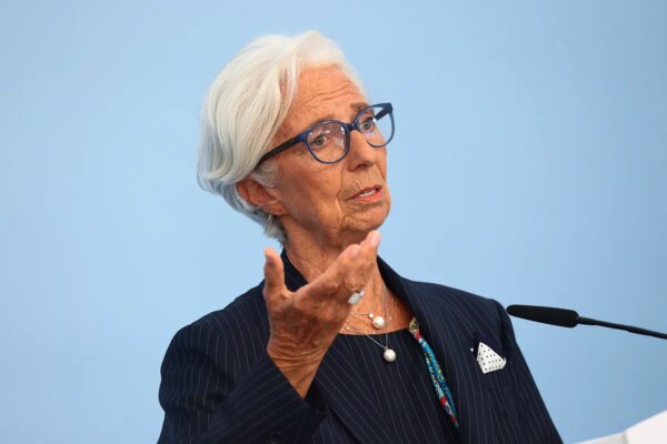 Lagarde anticipa su posible salida del BCE meses antes del final de su mandato