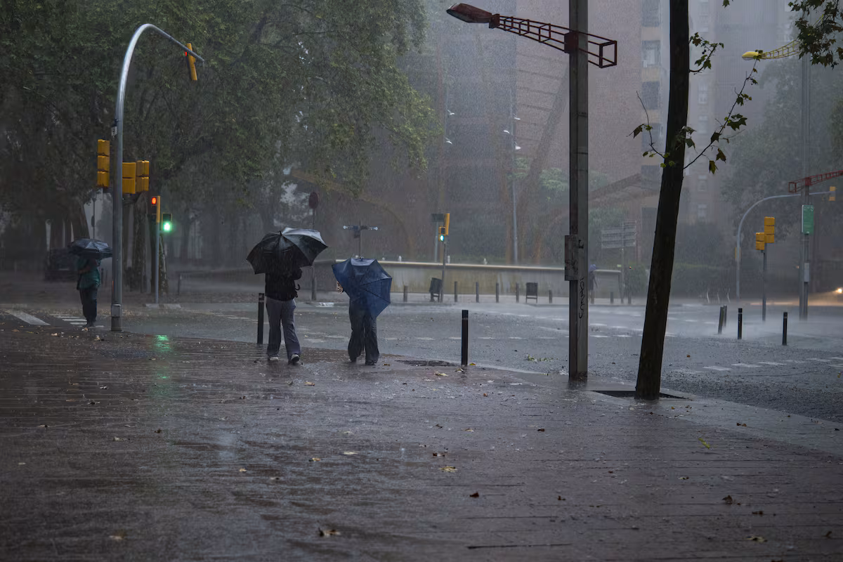 Aemet emite alerta roja por intensas lluvias en Castellón, Valencia y Tarragona: Pronóstico del clima en España