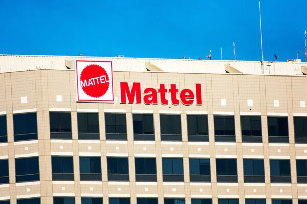 Reestructuración en la alta dirección: Transformaciones en Mattel, Condé Nast y la reciente fusión de Paramount-Warner Bros.