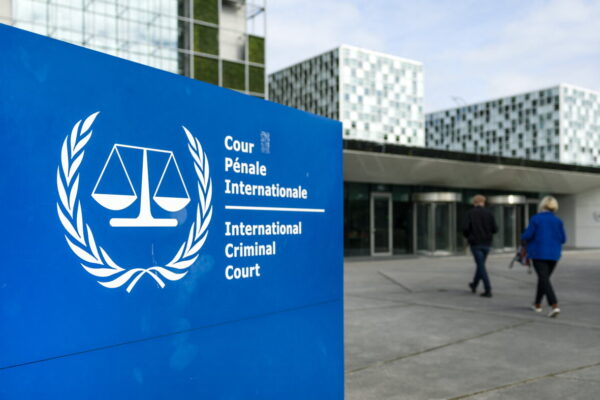 La jueza de la CPI analiza el impacto de las sanciones de EE. UU. en su labor y en tribunales internacionales.