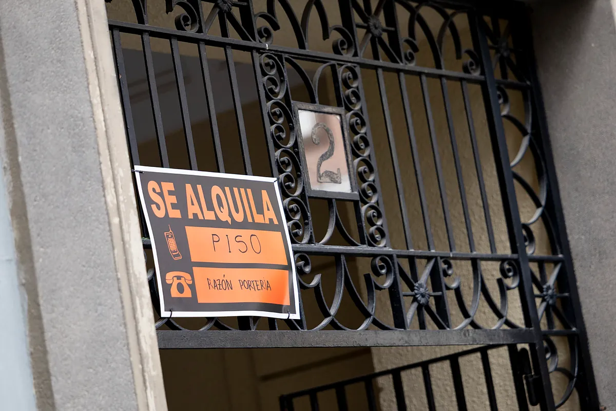 El sector inmobiliario respira alivio, pero se mantiene en alerta por posible escasez en la oferta de alquileres.