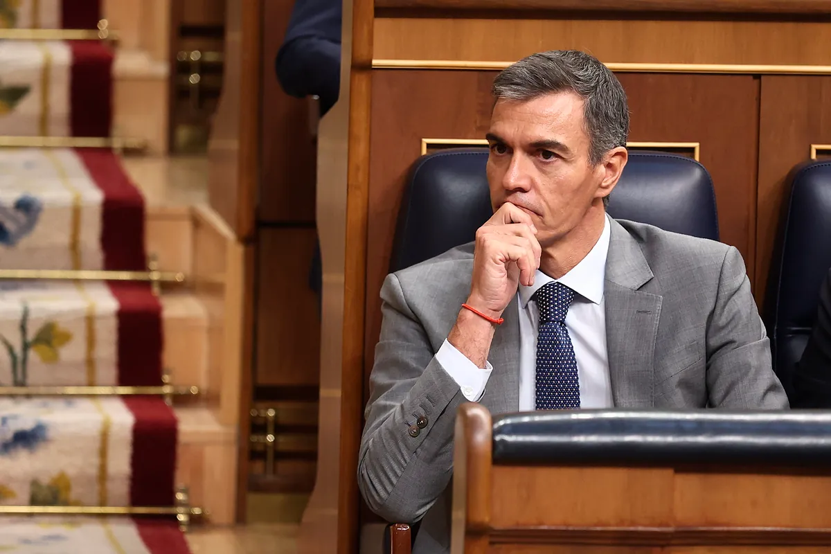 Partidos políticos se alistan para elecciones anticipadas mientras esperan la resolución de Sánchez