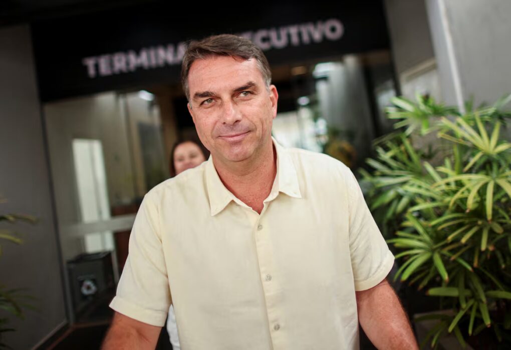 Bolsonaro triunfa en la primera vuelta electoral, acercando a Brasil al regreso de la ultraderecha.