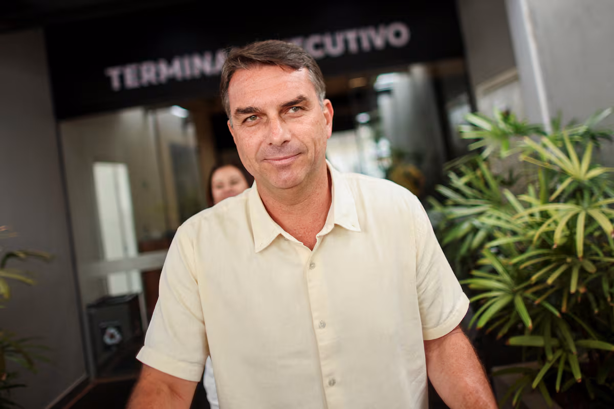 Bolsonaro triunfa en la primera vuelta electoral, acercando a Brasil al regreso de la ultraderecha.
