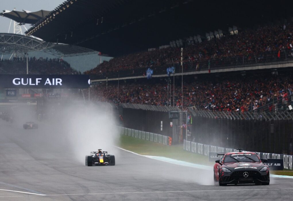 Pilotos de F1 expresan su frustración ante falla de software en el Gran Premio de Bahréin