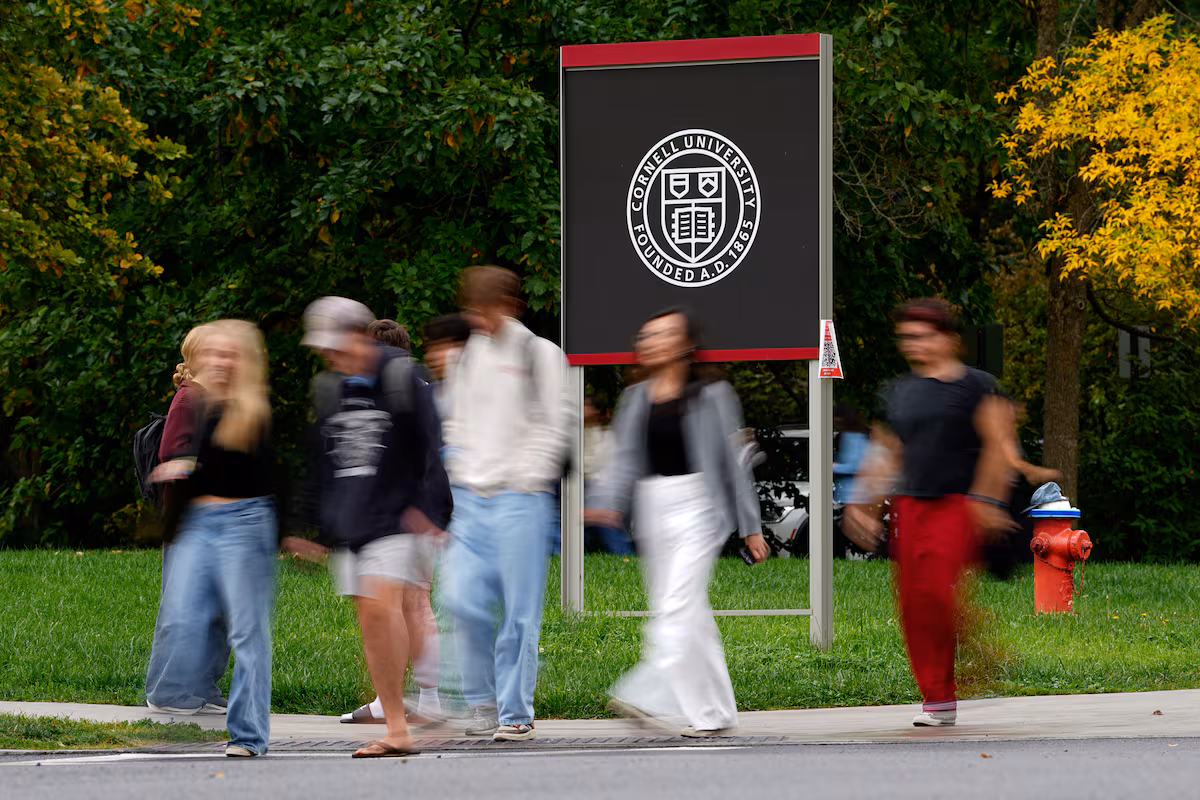 Cornell enfrenta controversia por sanciones leves a agresores sexuales en la universidad