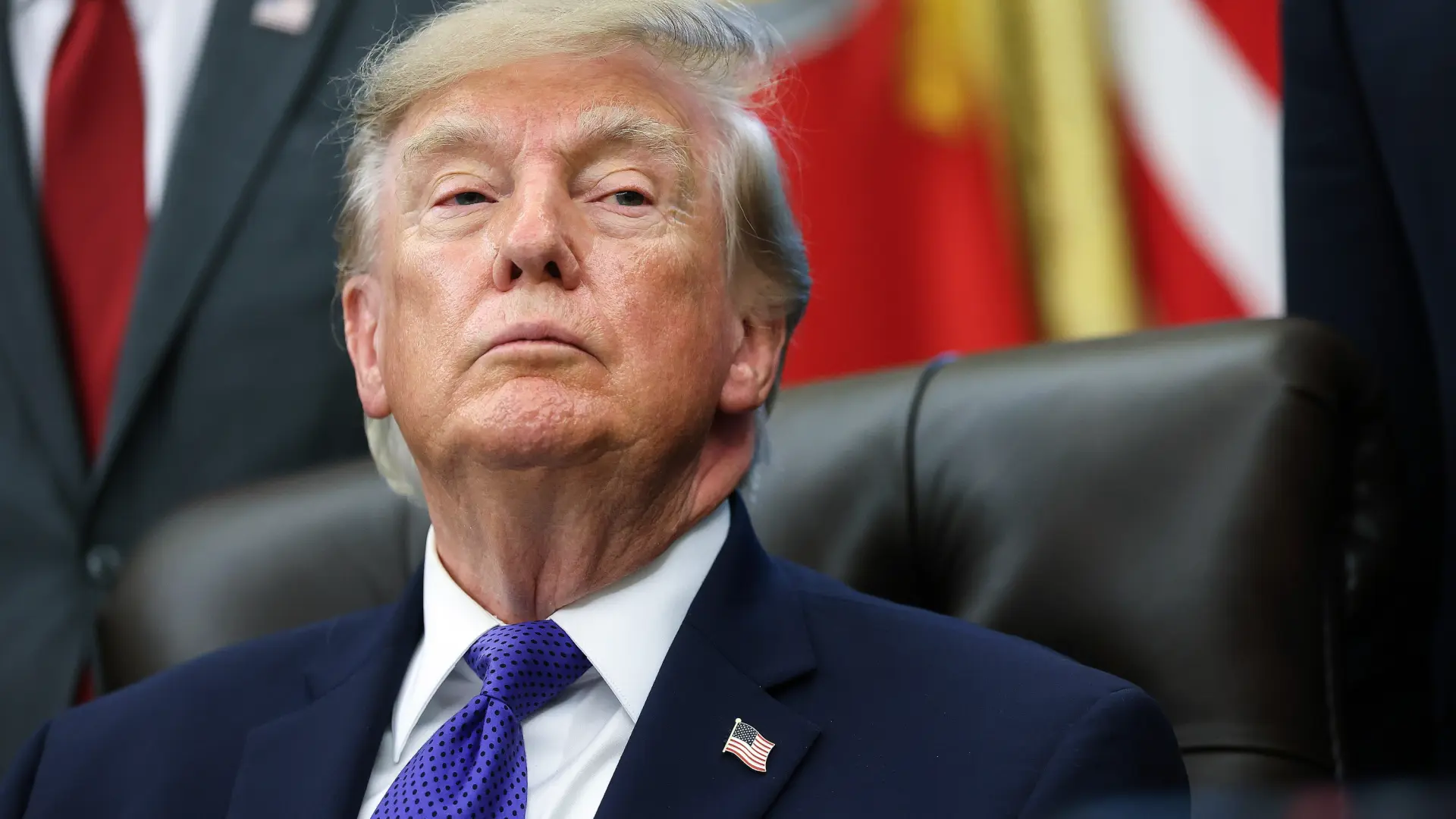 Trump impulsa una estrategia para reducir el coste del combustible en EE. UU. utilizando diésel rojo.