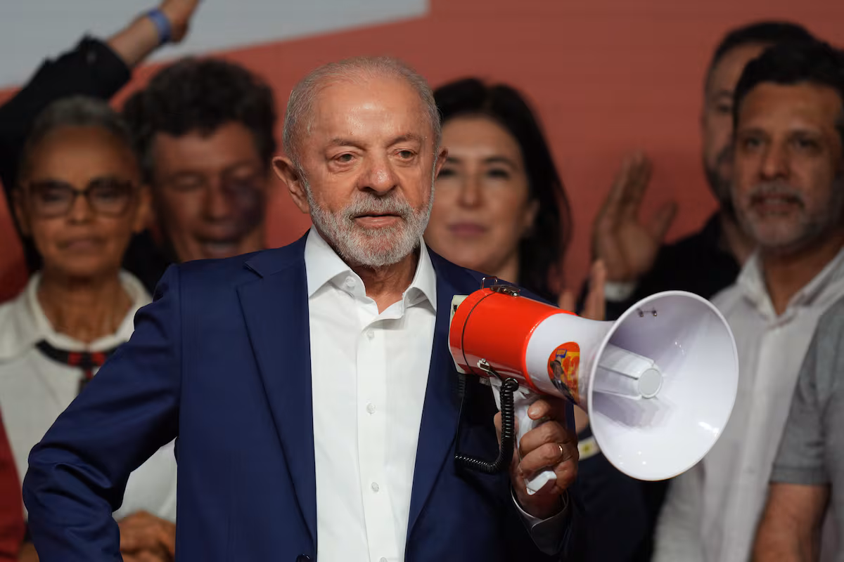 Lula busca incentivar el voto de quienes se abstuvieron para derrotar a Bolsonaro en Brasil.