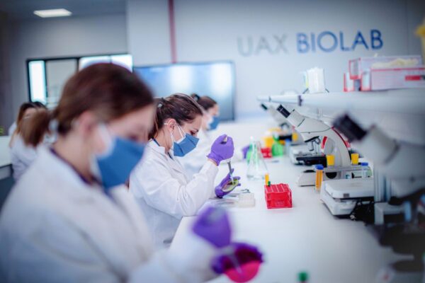 La UAX lanza un Máster Online en Salud Pública y One Health para profesionales del sector