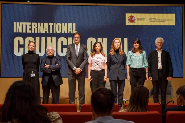 Expertos en IA proponen aumentar impuestos a empresas tecnológicas y fortalecer la protección de menores