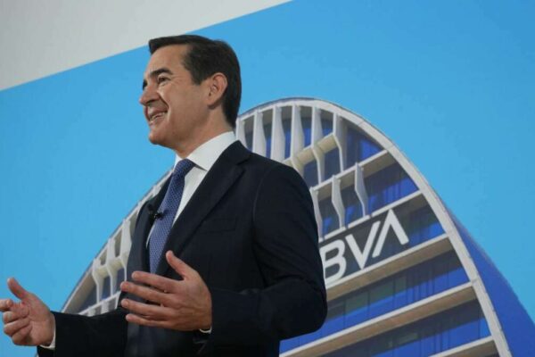 BBVA solicita "confianza en las instituciones" a Illa tras el fracaso en la OPA de Banco Sabadell