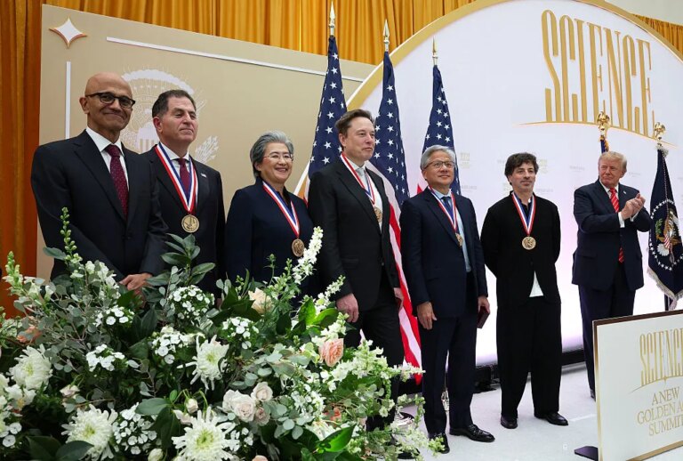 Trump reconoce a donantes de Big Tech con los máximos galardones científicos del país.