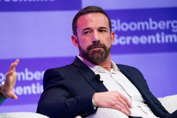 Ben Affleck se revela como un entusiasta de la inteligencia artificial y conquista a la audiencia en línea.