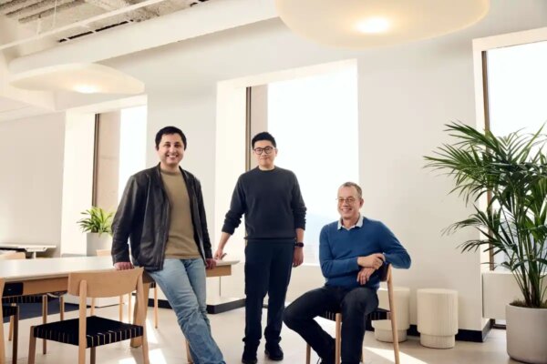 La plataforma de inteligencia artificial Arena duplica su valoración a 3.1 mil millones de dólares en solo diez meses.