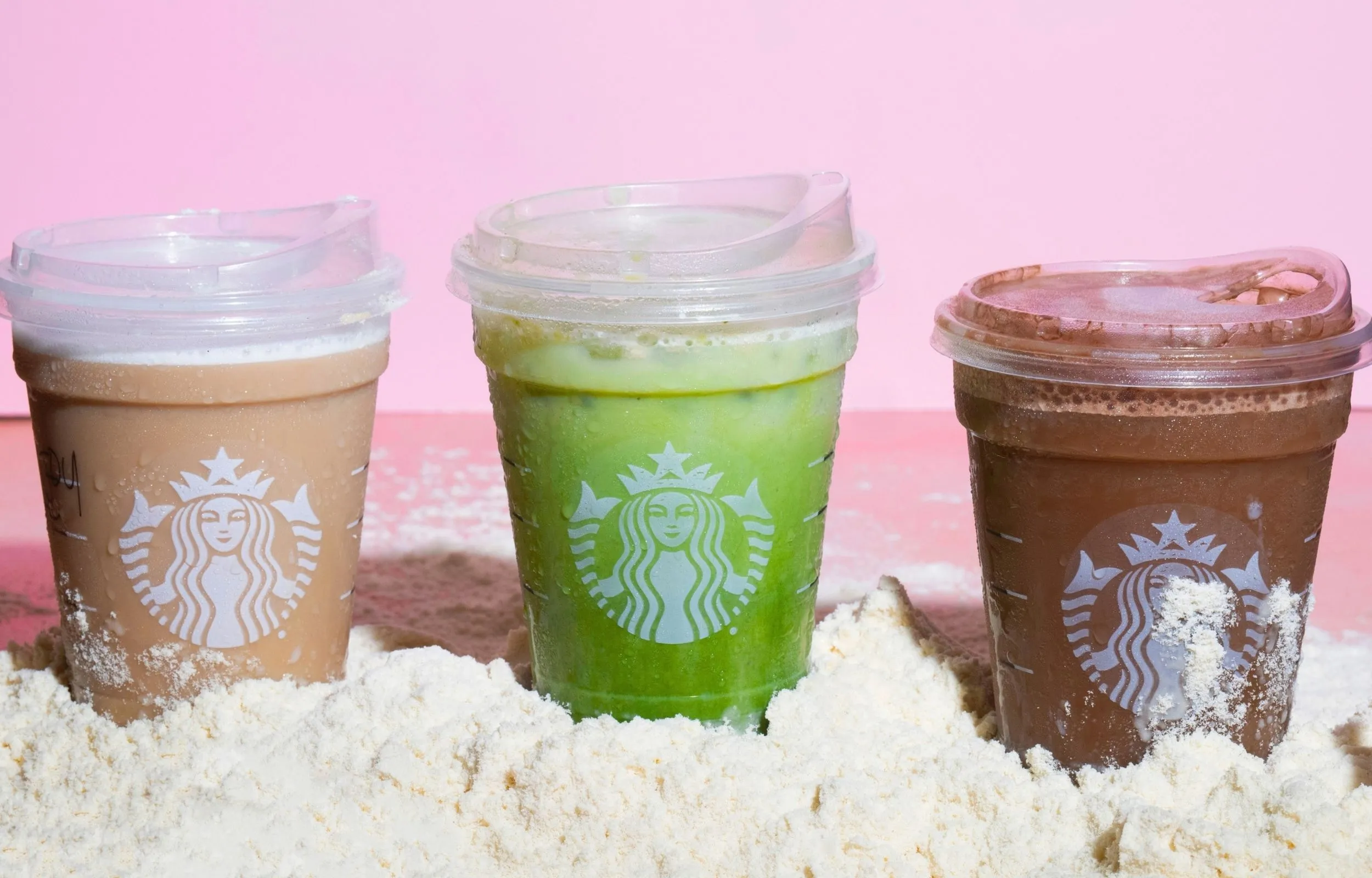 Starbucks enfrenta demanda por bebidas "sin azúcar" que contienen hasta 21g de azúcares.