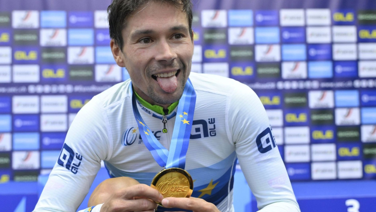 Roglic se alza con el oro en el Europeo, superando adversidades sin su radio: "Me sentía totalmente desorientado"