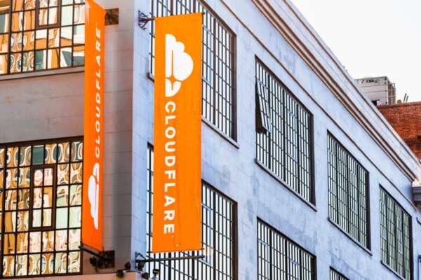 Cloudflare fortalece su modelo de programación Workers con la adquisición de Deno