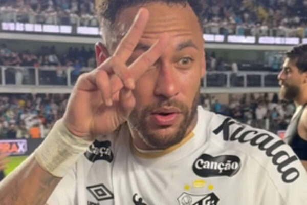 Neymar demuestra su talento y anota dos goles cruciales para salvar al Santos