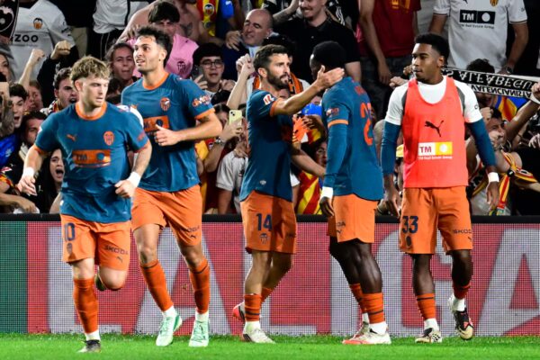 Javier Aguirre asume el desafío de revitalizar al Valencia en La Liga