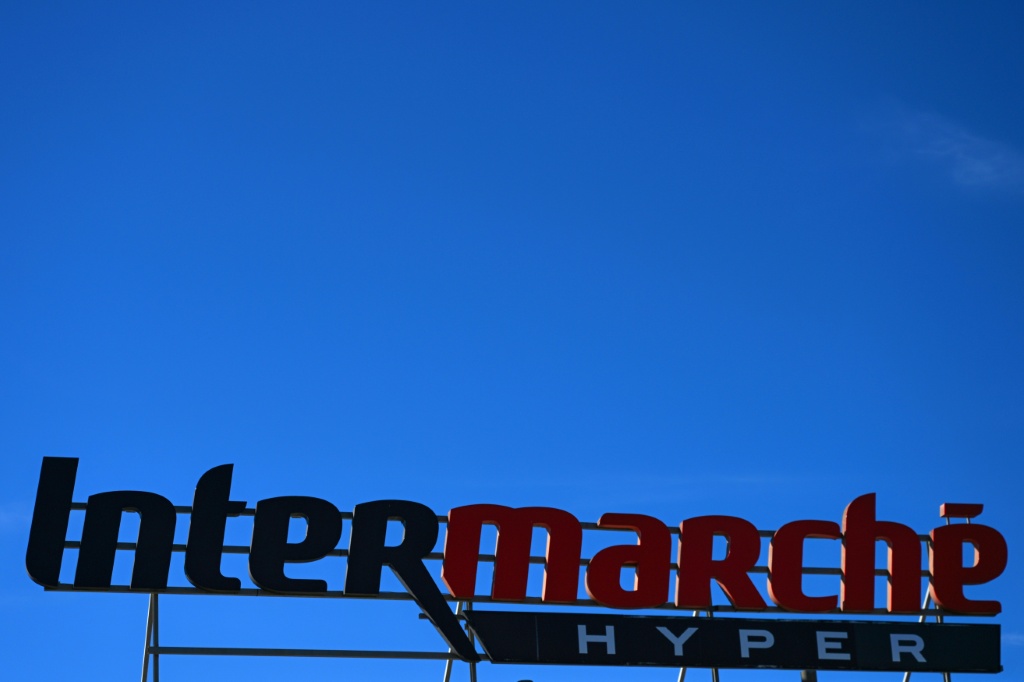 Supermercados en Francia enfrentan cierre de refrigeradores tras ciberataque sin precedentes