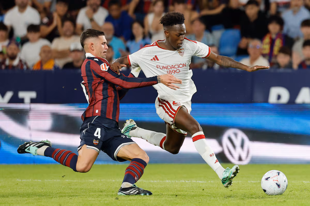 El Levante logra un sorprendente empate contra un Sevilla dominante en el fútbol español