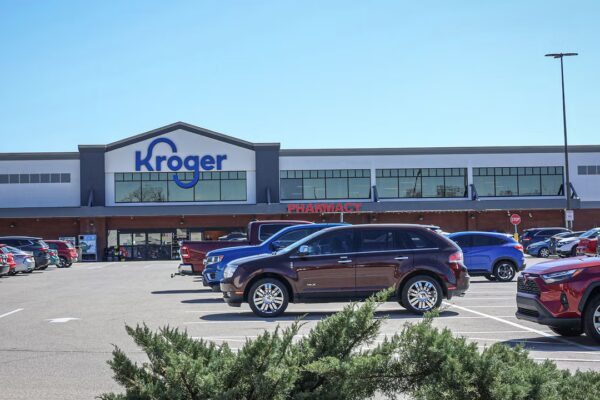 Kroger reducirá miles de empleos corporativos para impulsar decisiones más ágiles en la empresa.